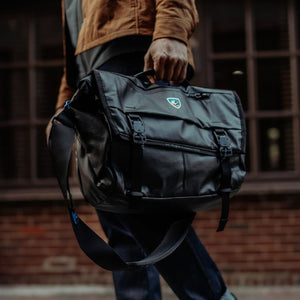 ESKAPE™ 14 MESSENGER