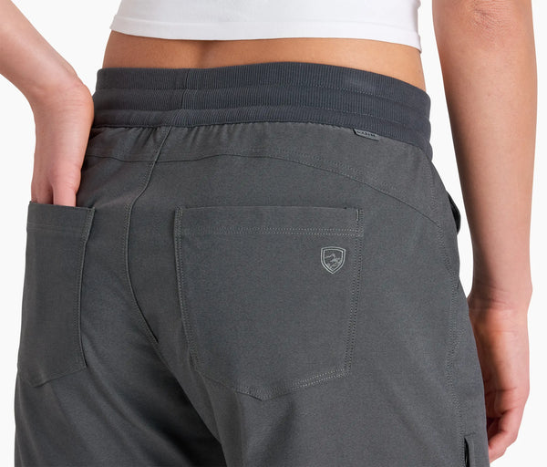 TREKR™ PULL-ON SHORT 8"