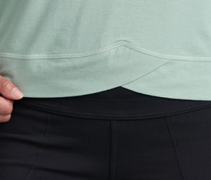 Boxy fit, overlapping hem design