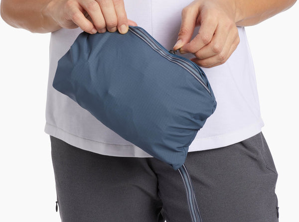 Right pocket converts into stuff sack 