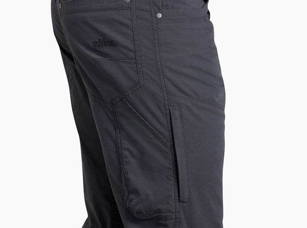 9 total pockets including zippered side