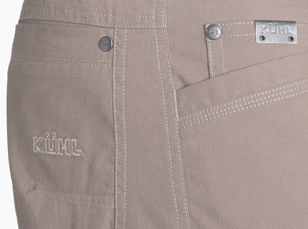9 total pockets including zippered side