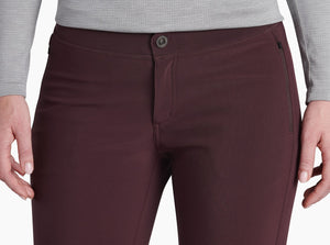 Fleece-lined softshell with stretch