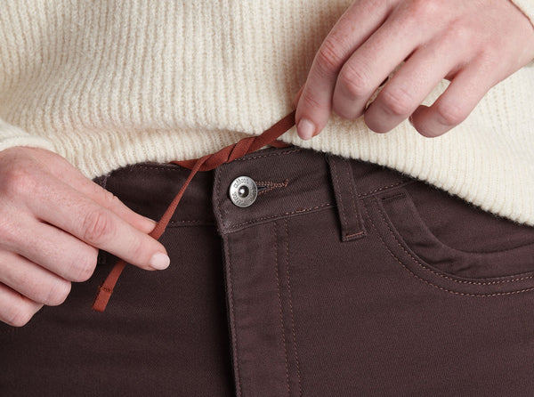 Contoured waistband for comfort | Internal drawcord